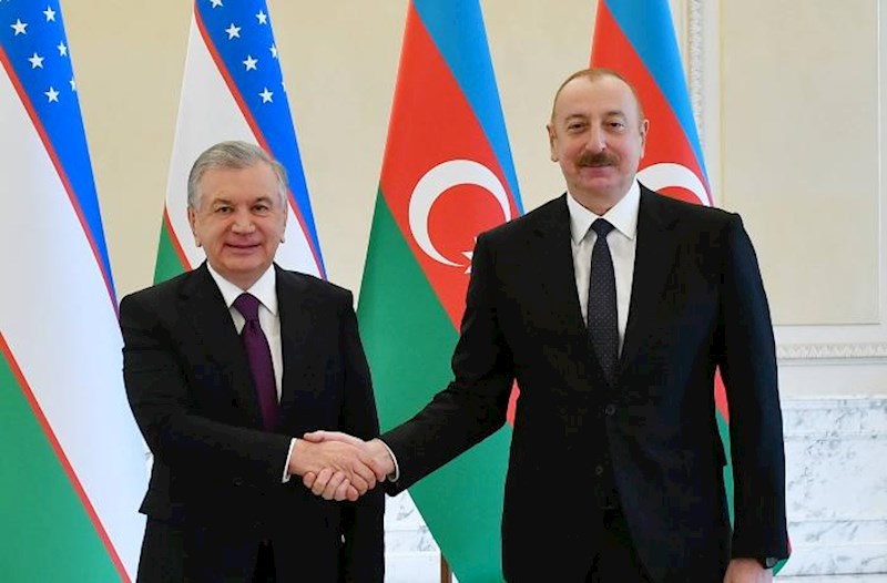 Mirziyoyev İlham Əliyevə zəng etdi