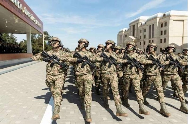 Daxili qoşunlar haqqında qanun qüvvəyə mindi