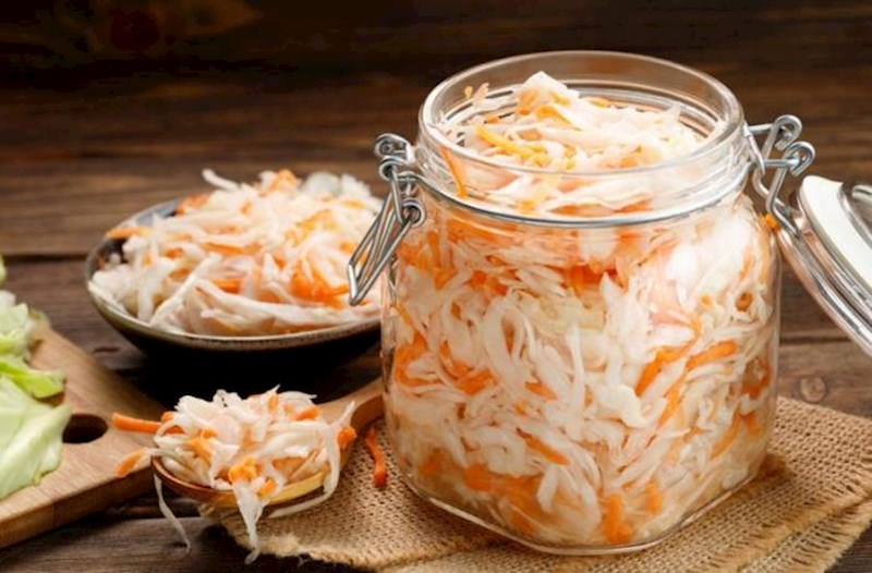 Qadınlara kələm turşusu yemək üçün dörd səbəb