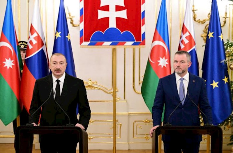 Azərbaycan və Slovakiya prezidentləri mətbuata bəyanatlarla çıxış ediblər
