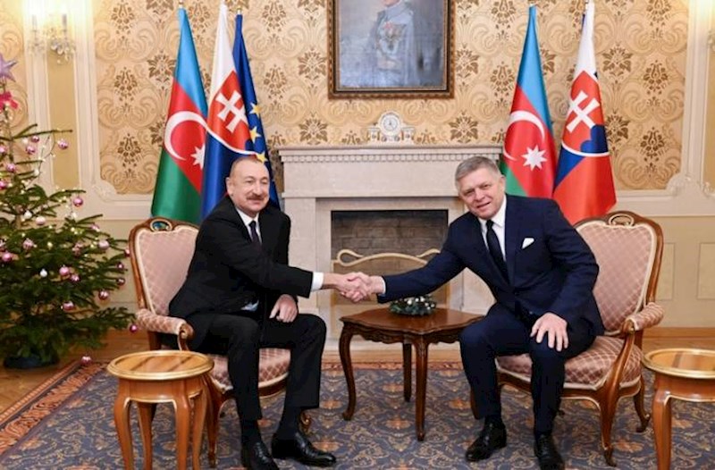 İlham Əliyevin Slovakiyanın Baş naziri ilə təkbətək görüşü oldu