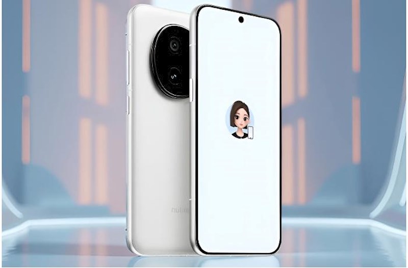 Tam səslə idarə olunan ilk smartfon təqdim edildi