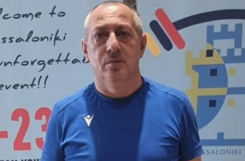 “Əməkdar məşqçi” 54 yaşında dünyasını dəyişdi