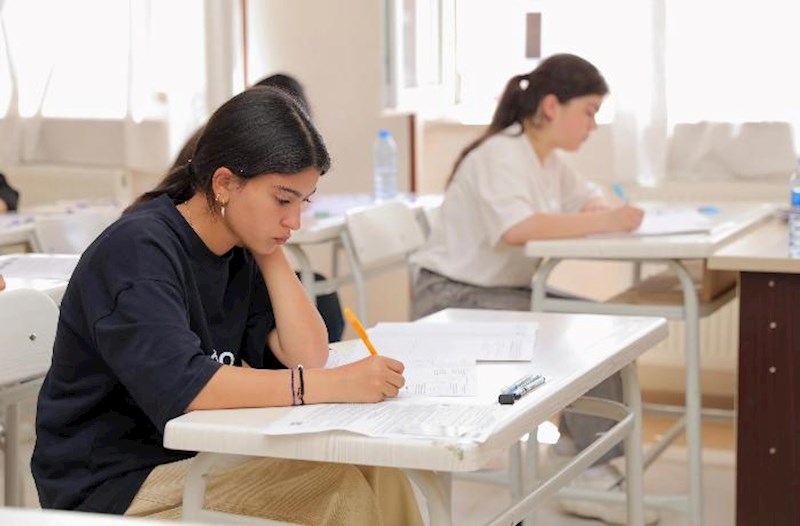Köçürməyə şərait yaradan DİM-in nəzarətçisi imtahandan xaric edilib