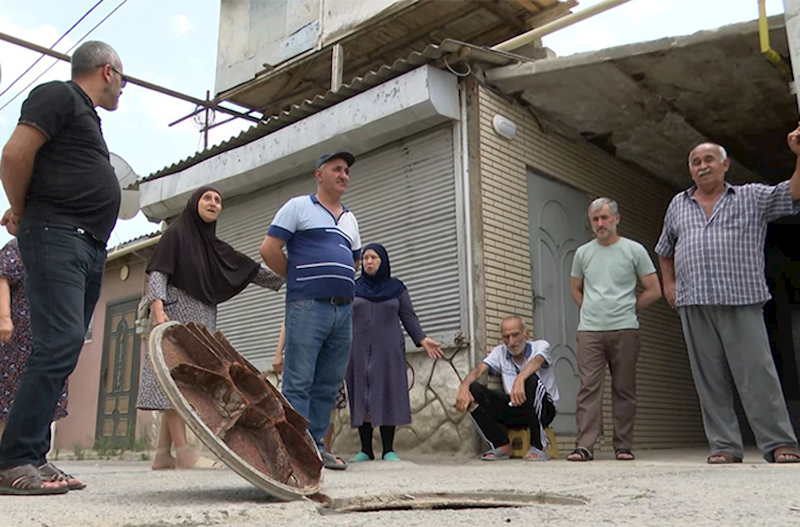 “Evlərimiz təhlükədədir, hər an çökmə baş verə bilər” – Video
