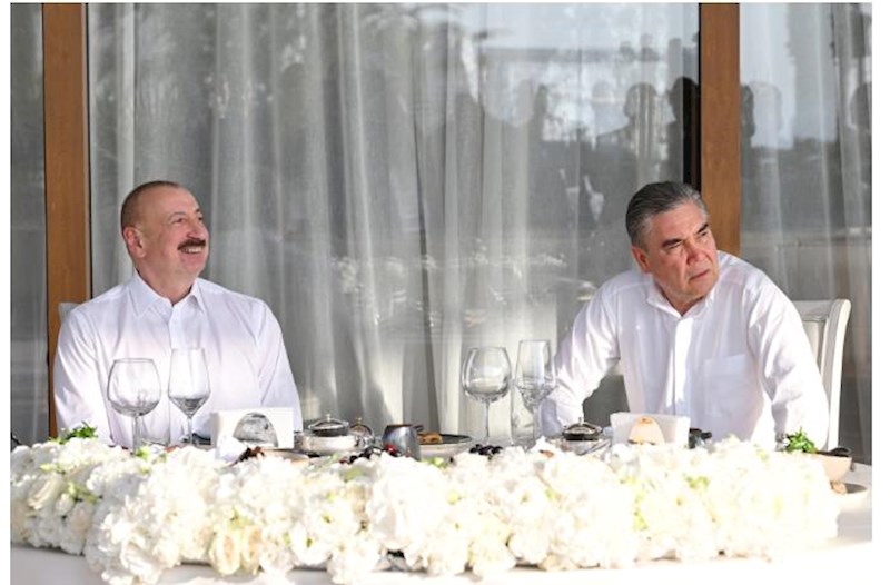 Liderlər birgə nahar etdilər
