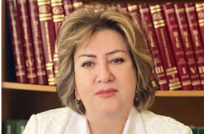 Maşınını xadimələrə yudurdan məktəb direktoru işdən çıxarıldı