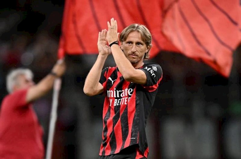 Modriç “Milan”la müqaviləsini uzatdı