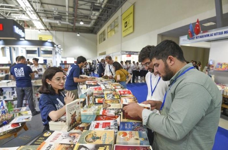 Nazirlik kitab sərgisinin təşkilatçısını dəyişdi – Ötən il iş yarımçıq görülmüşdü