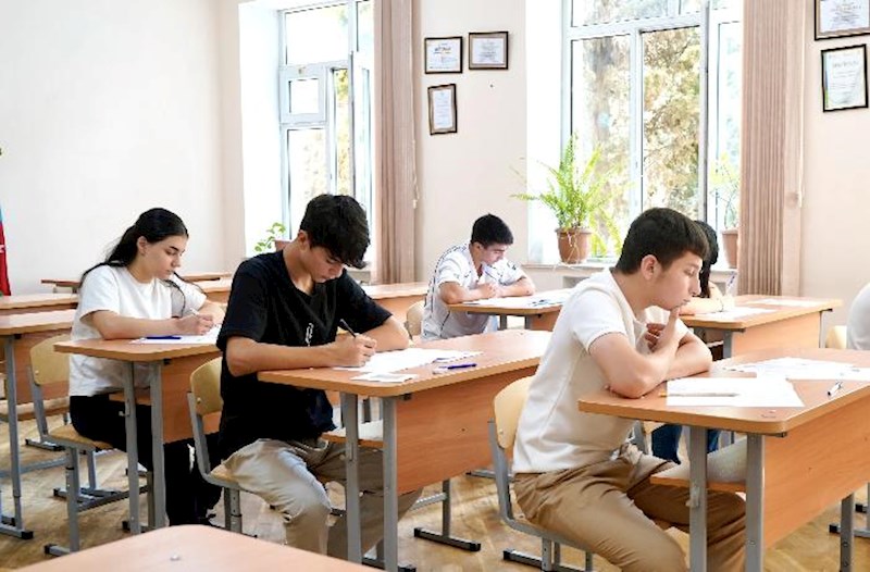 Buraxılış imtahanında 8 nəfər maksimal bal topladı