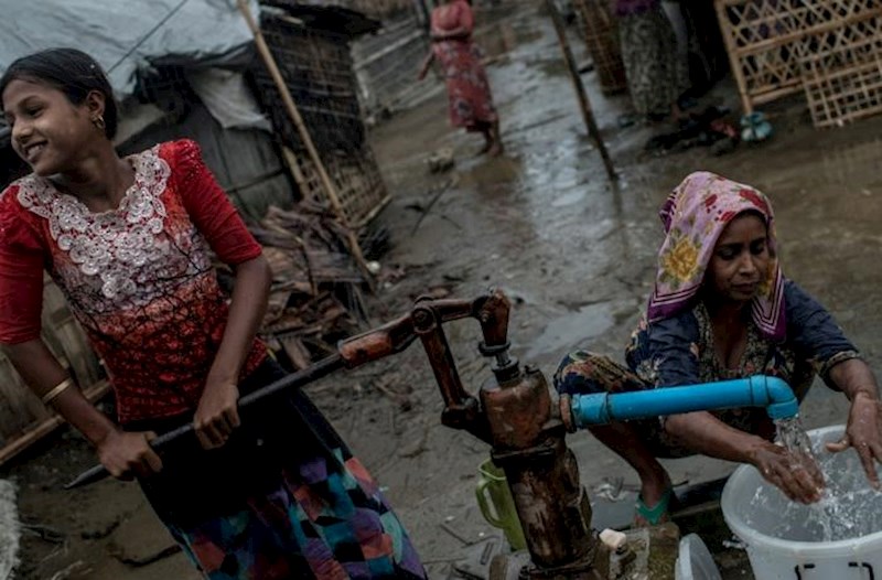 Hindistanda 1300 nəfər sudan zəhərləndi − Ölənlər var 