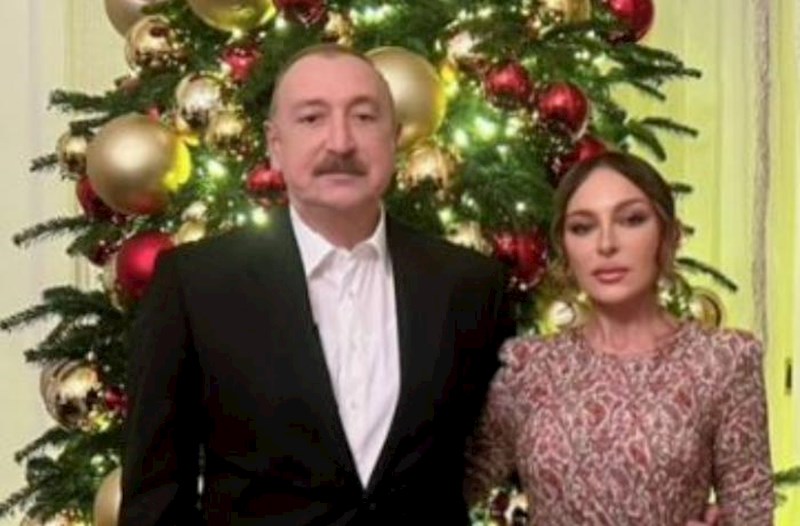 Mehriban Əliyeva İlham Əliyevlə fotosunu paylaşdı 