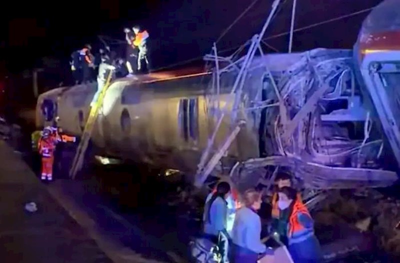 İspaniyada yüksək sürətli qatarlar toqquşdu – Xeyli sayda ölü və yaralı var