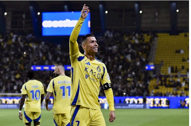 Ronaldo karyerasının 960-cı qolunu vurdu