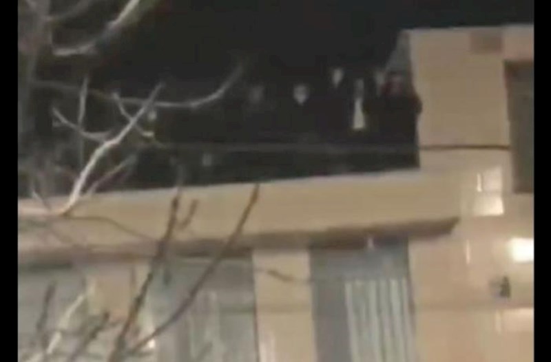 İranda etirazçıların iki şəhəri nəzarətə götürdüyü deyilir − Video 