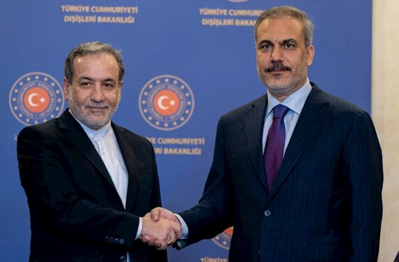 Hakan Fidan Abbas Əraqçi ilə danışdı
