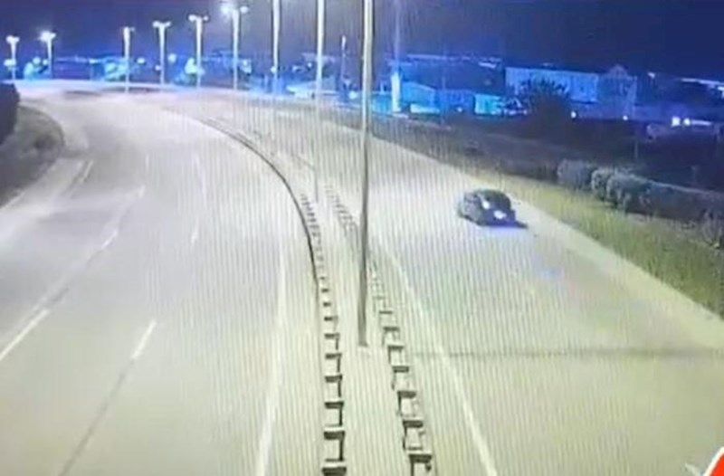 Sərxoş sürücü qəza törətdi, iki sərnişini öldü – Video