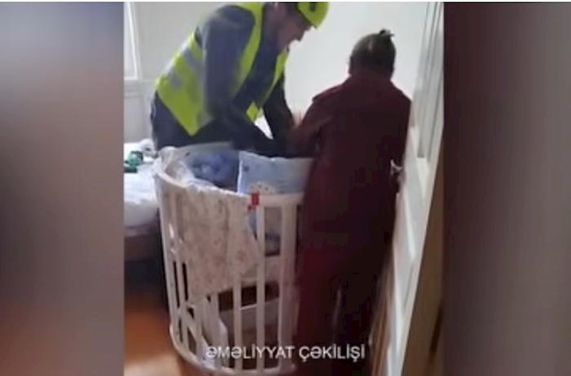Köməksiz vəziyyətdə qalan 7 aylıq körpə belə xilas edildi – Video
