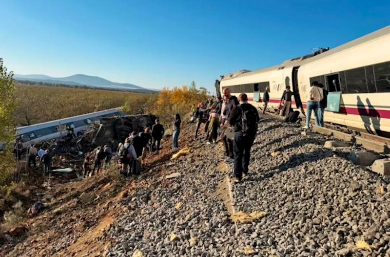 İspaniyada dəmir yolu qəzası – Üç günlük matəm elan edildi