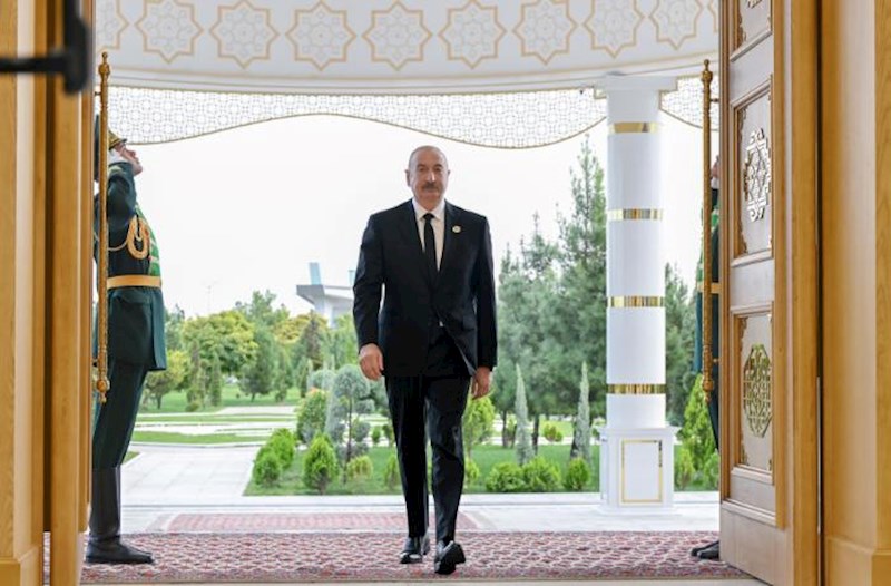 Prezidentin sosial media hesablarında Türkmənistan səfəri ilə bağlı – Paylaşım