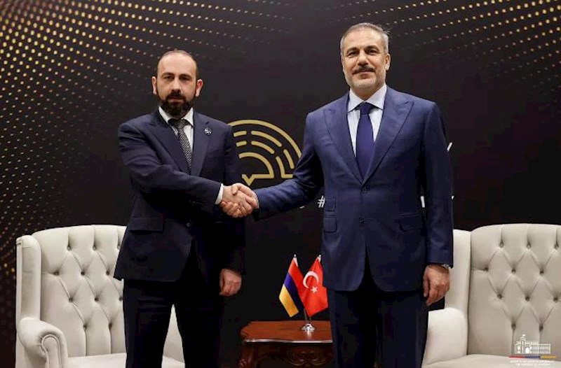 Türkiyə-Ermənistan əməkdaşlığını müzakirə etdilər