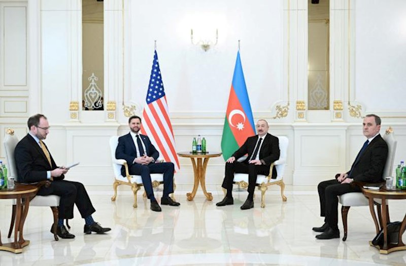 Prezidentin Ceyms Devid Vens ilə məhdud tərkibdə görüşü keçirilib − Foto