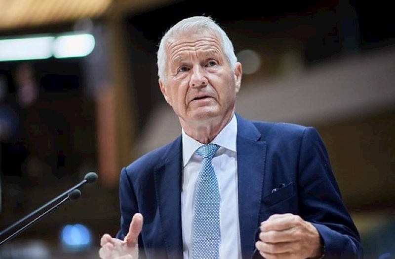 Norveç polisi keçmiş baş nazirin evində axtarış apardı – “Epşteyn işi”nə görə