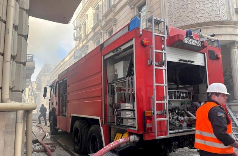 Bakının mərkəzindəki yanğın söndürüldü – Yenilənib