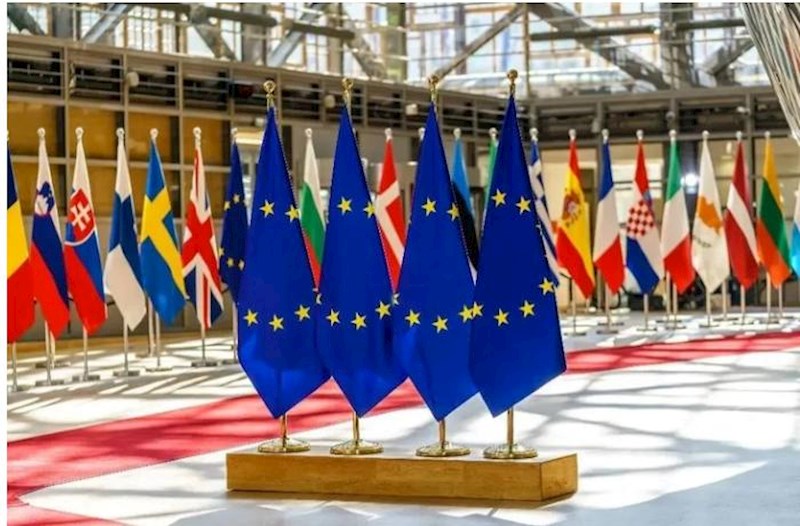 Avropada əhalinin 20%-i diktatura istəyir – “Politico”