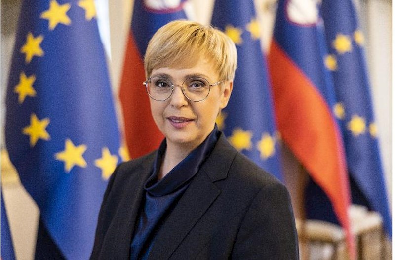 Prezident həmkarını təbrik etdi