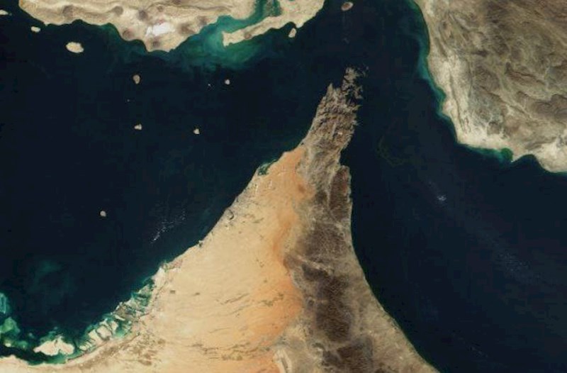 İran Hörmüz boğazını gəmiçilik üçün bağladı