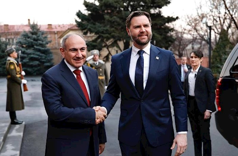 Vens Paşinyanla görüşdü − Birgə bəyanat imzaladılar