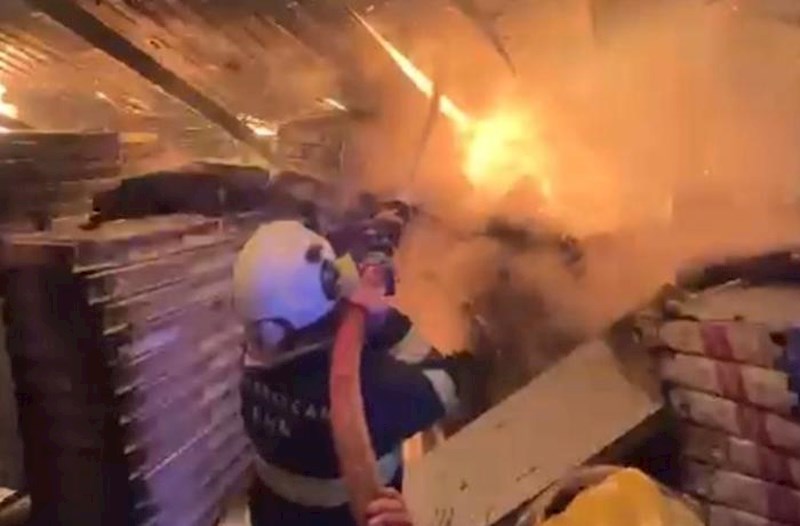 Binəqədidə mebel sexi yandı − Video