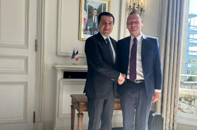 Hikmət Hacıyev Makronun müşaviri ilə ikitərəfli əlaqələri müzakirə etdi