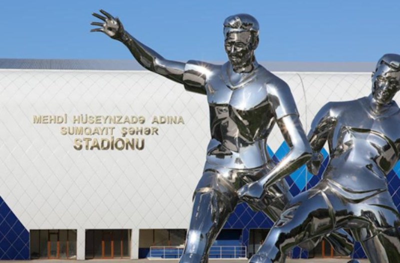 Sakinlər Sumqayıt stadionundakı problemin illərdir həll olunmadığını deyirlər