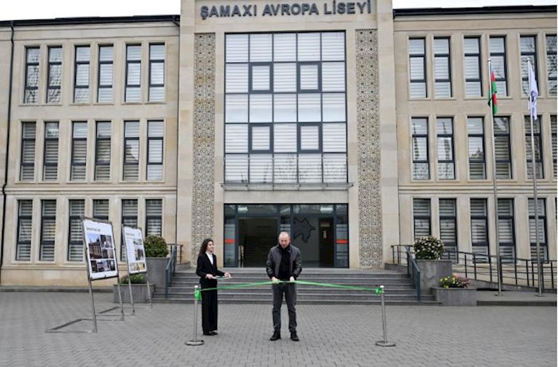 İlham Əliyev Şamaxı Avropa liseyinin açılışında iştirak etdi