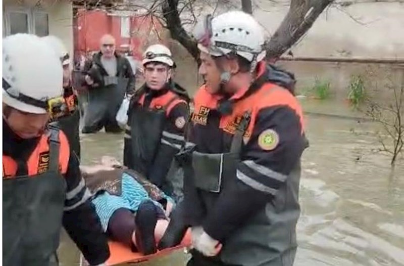 Su basmış ərazilərdən 216 nəfər təxliyə edilib &ndash; Video