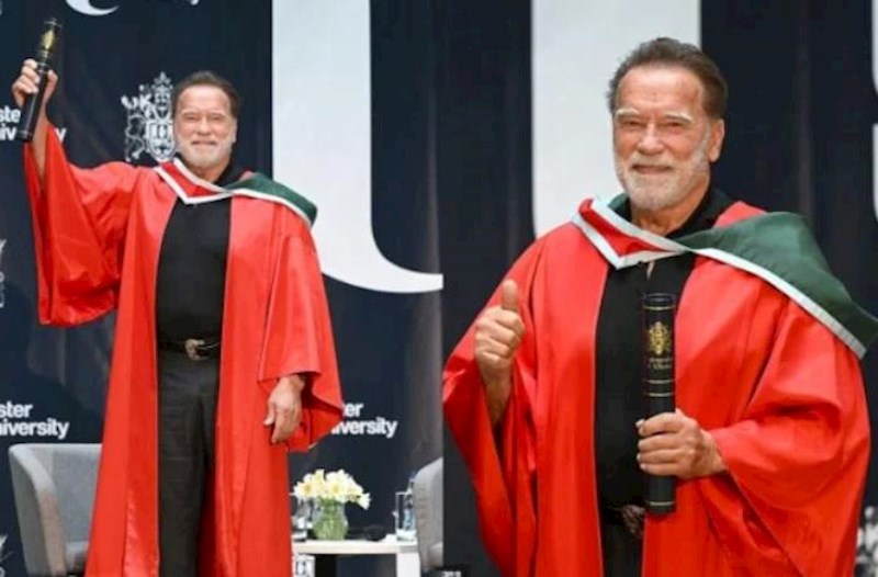 Şvartsenegger doktorluq dərəcəsi aldı