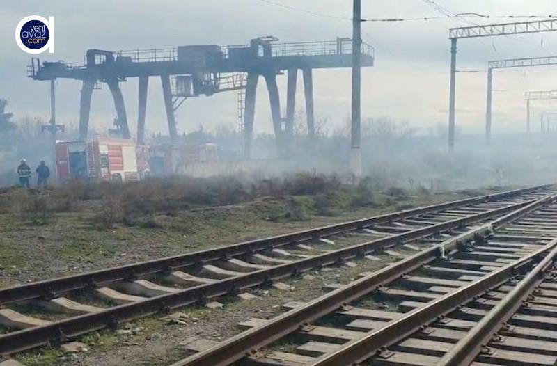 Mingəçevirdə dəmir yolu stansiyasının yaxınlığında yanğın olub – Video
