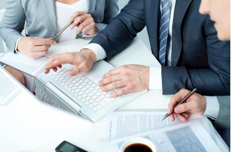 Həyat yoldaşı ilə eyni iş yerində işləyənlər üçün...