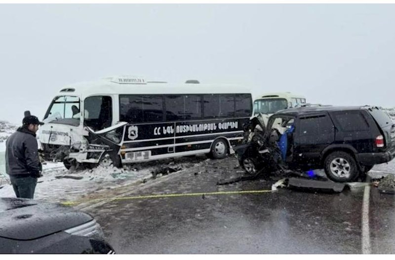 Paşinyanın kortejində qəza olub – Ölən və yaralananlar var