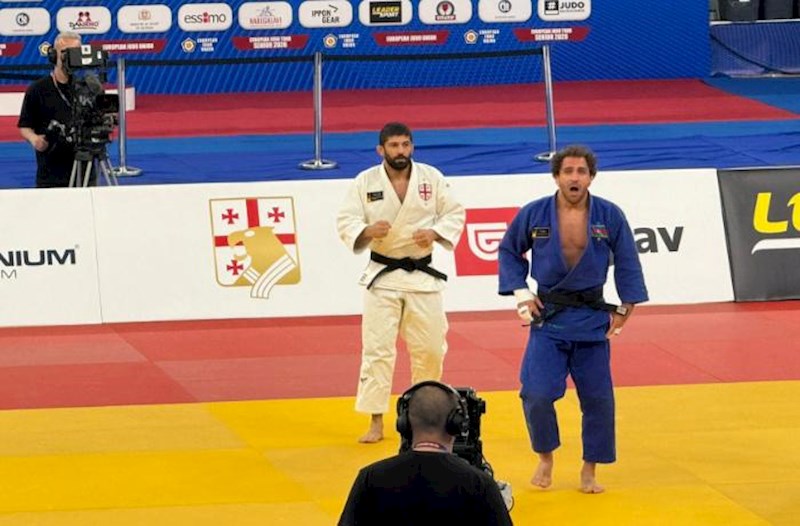 Hidayət Heydərov gümüş medal qazandı − Yenilənib