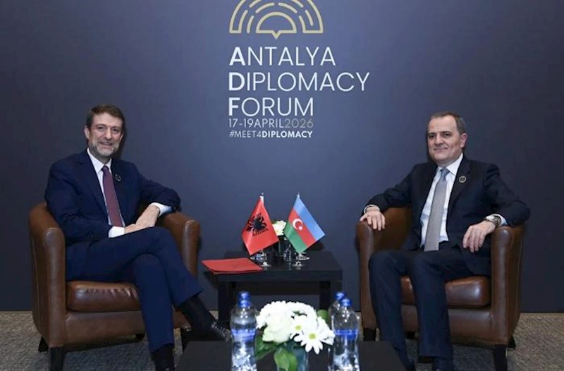 Ceyhun Bayramov albaniyalı həmkarı ilə görüşdü