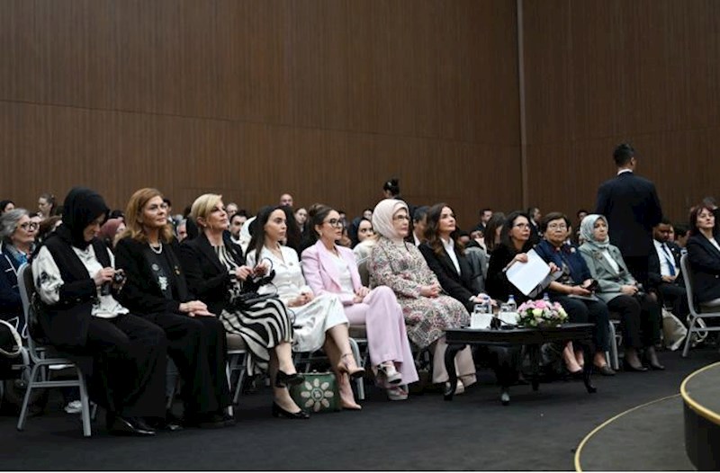 Mehriban Əliyeva Antalyada paneldə iştirak etdi – Fotolar