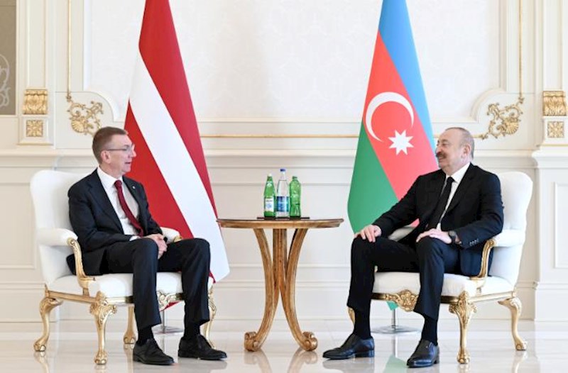 Prezidentlər təkbətək görüşdü – Fotolar