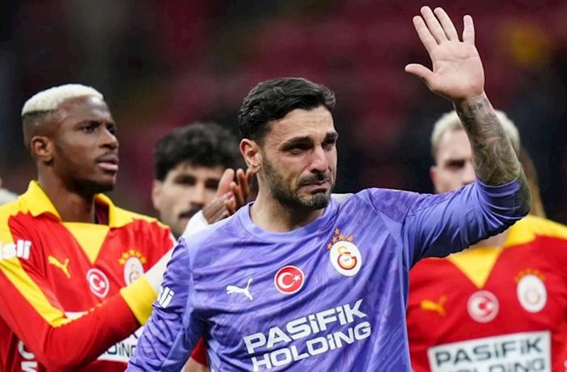 “Qalatasaray”ın qapıçısını fitə basdılar, ağladı – Video