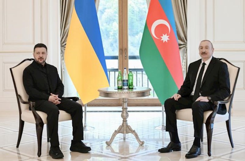 “Rusiya razı olsa, danışıqları Azərbaycanda keçirə bilərik” − Zelenski