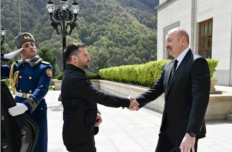 Zelenski Azərbaycanda işgüzar səfərdədir