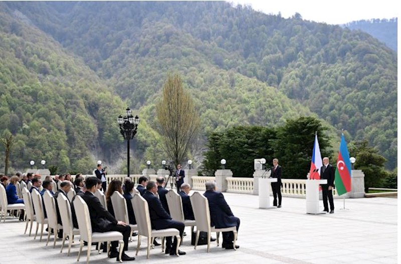 İlham Əliyev və Andrey Babiş mətbuata bəyanatlarla çıxış etdilər – Fotolar