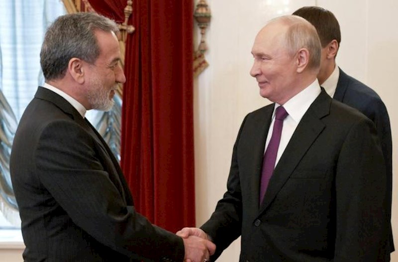 Putin Əraqçi ilə görüşdü